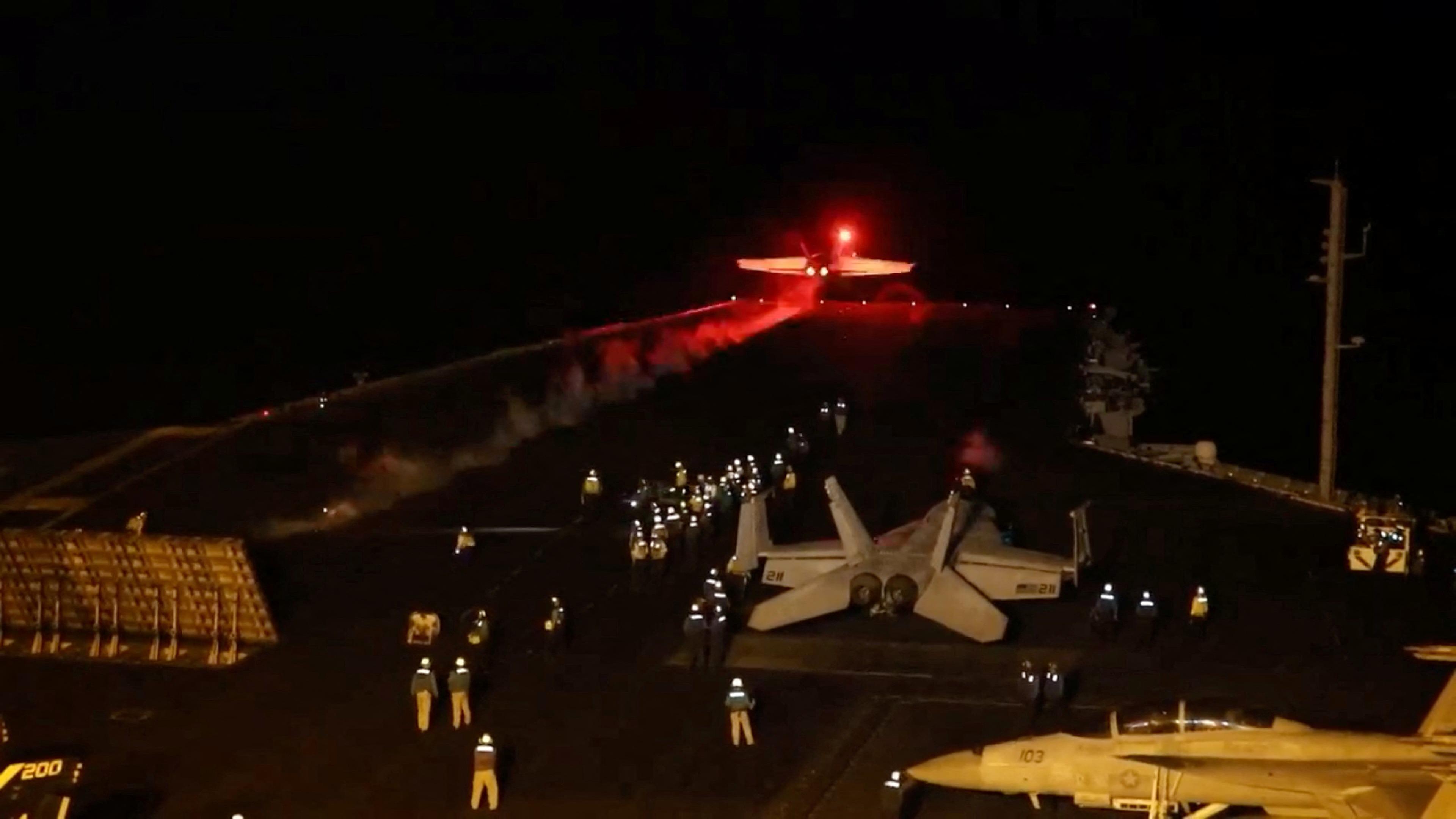 Airstrikes Pound Sites in Al-Hudaydah as Houthis, U.S. Keep Exchanging Attacks